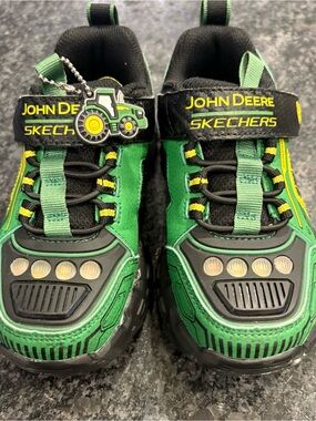 John Deere x Skechers Kids' Green Light-Up Tractor Sneakers